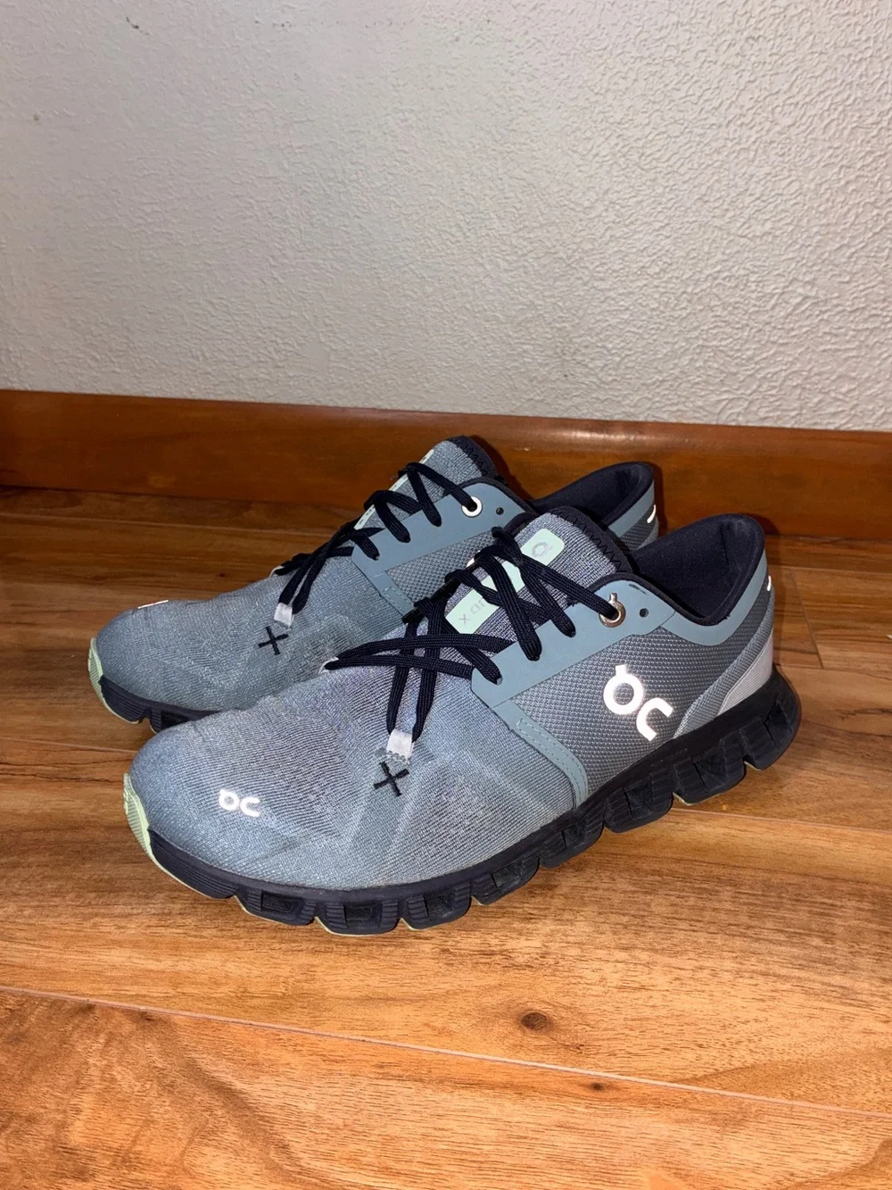 On Cloud X Women’s Athletic Running Sneaker Shoes, blue- size 8.5